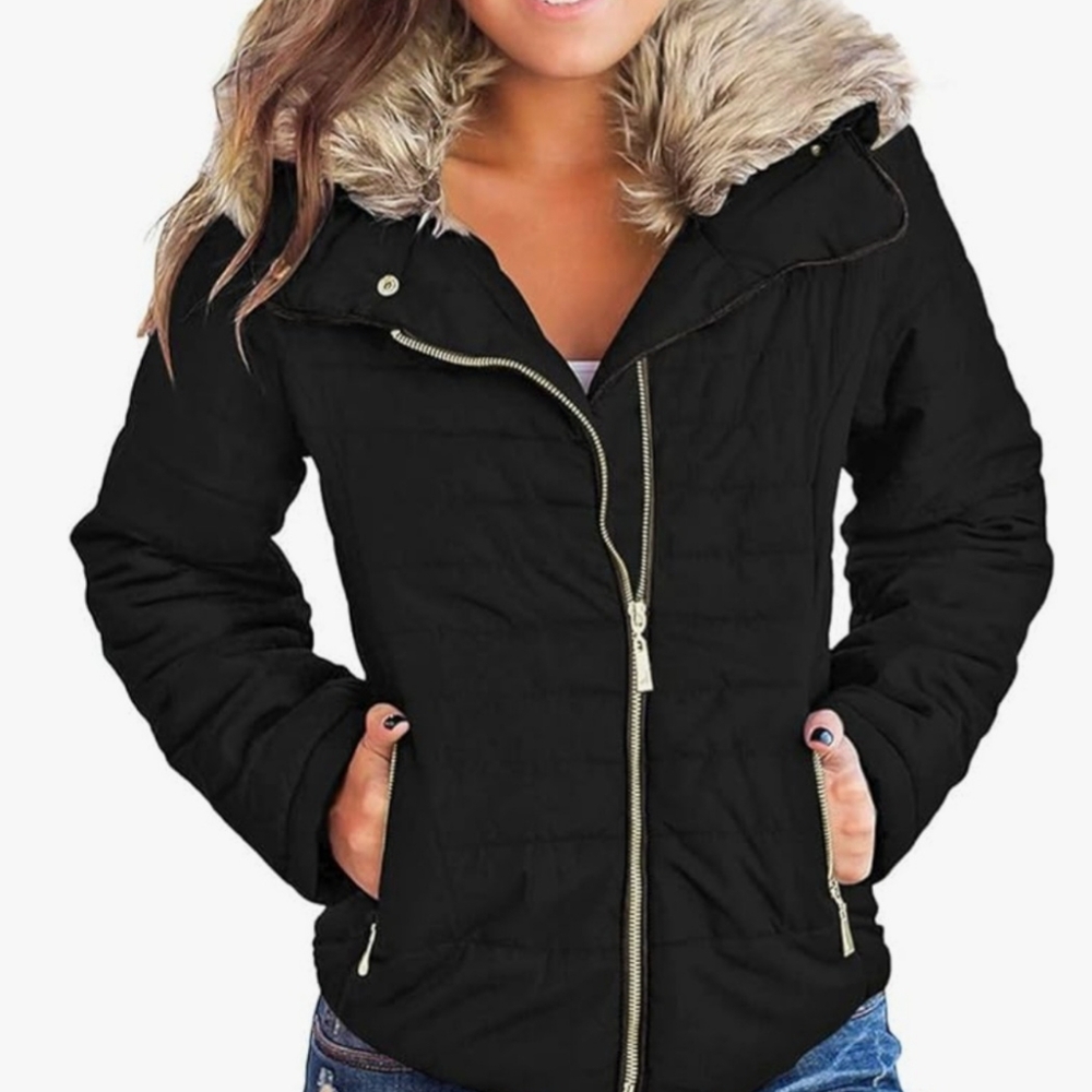 Women's puffer jacket by Vetinee. Never worn Size large black quilted puffer